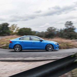 2017-volvo-s60-polestar_100596639_h.jpg