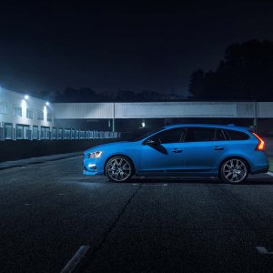 2017-volvo-s60-polestar_100596646_h.jpg