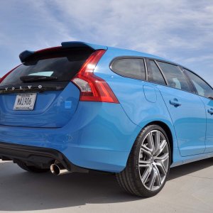 2017-volvo-s60-polestar_100596663_h.jpg